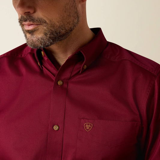Ariat 10034226 solid twill fitted shirt in burgundy, detail view