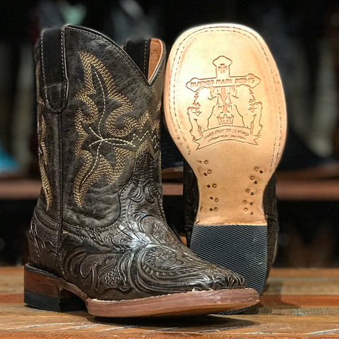 Tanner Mark TMK205041 Archer kids western boot, side view of oak leaf tooling