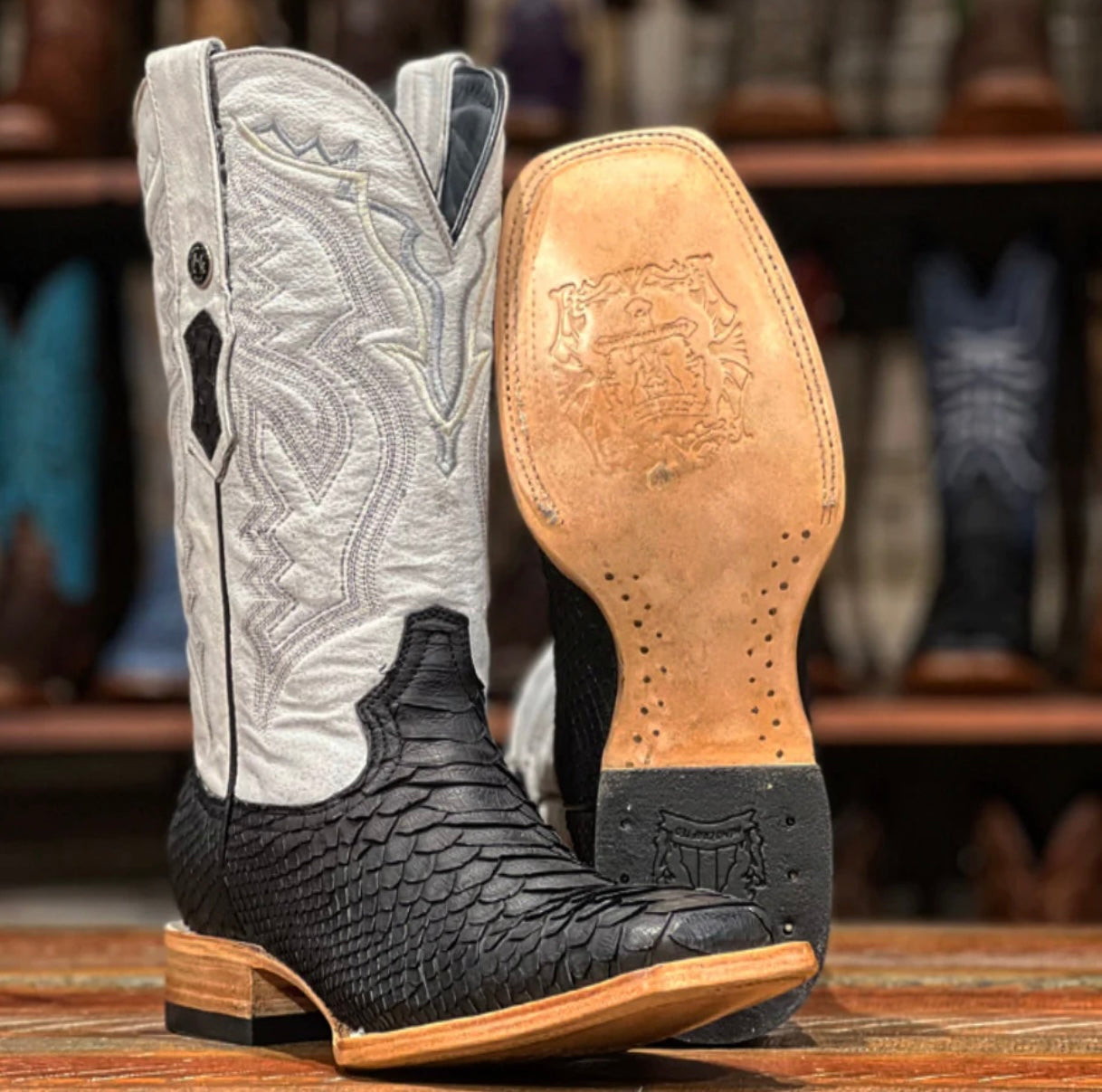 TANNER MARK Jumbo Python Matte Black Asphalt (TMX208021)