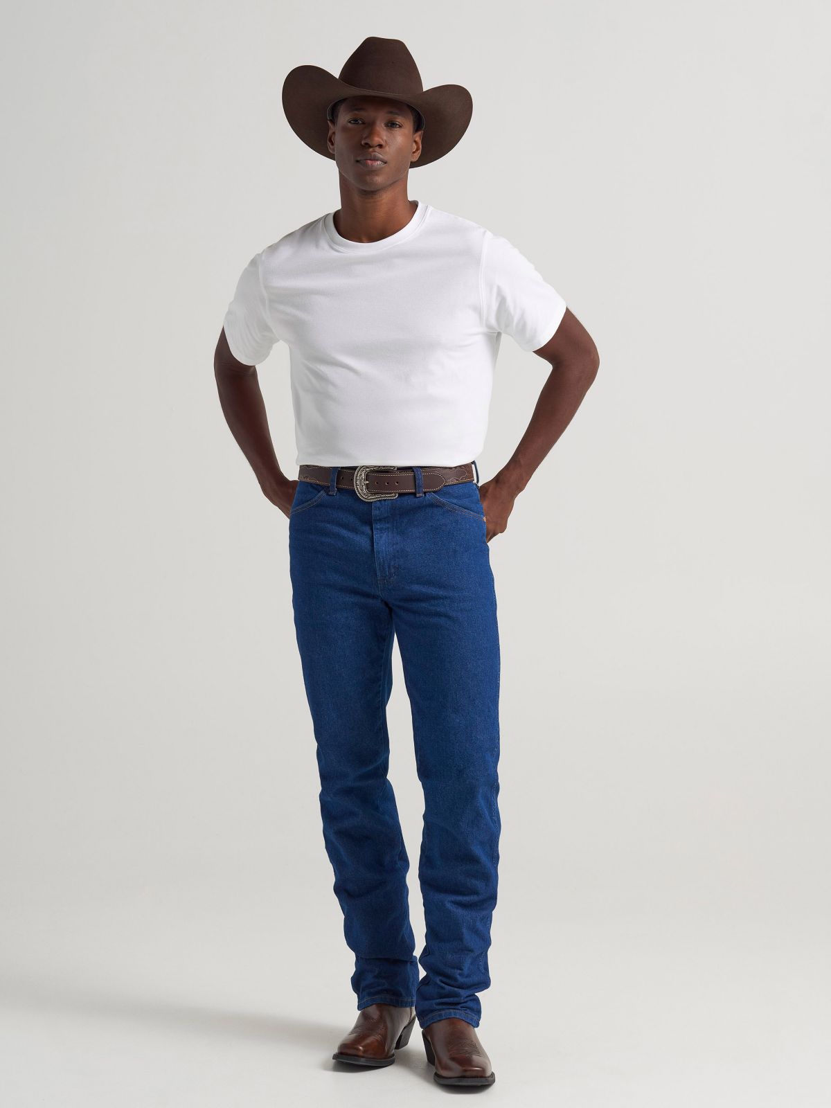 Wrangler 936PWD Cowboy Cut slim fit jean in prewashed indigo