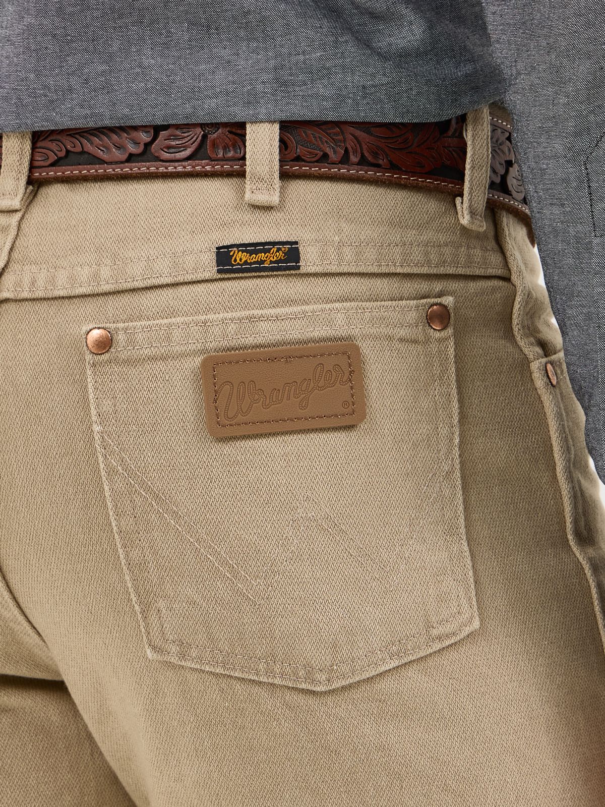 Wrangler 936TAN prewashed tan — detail