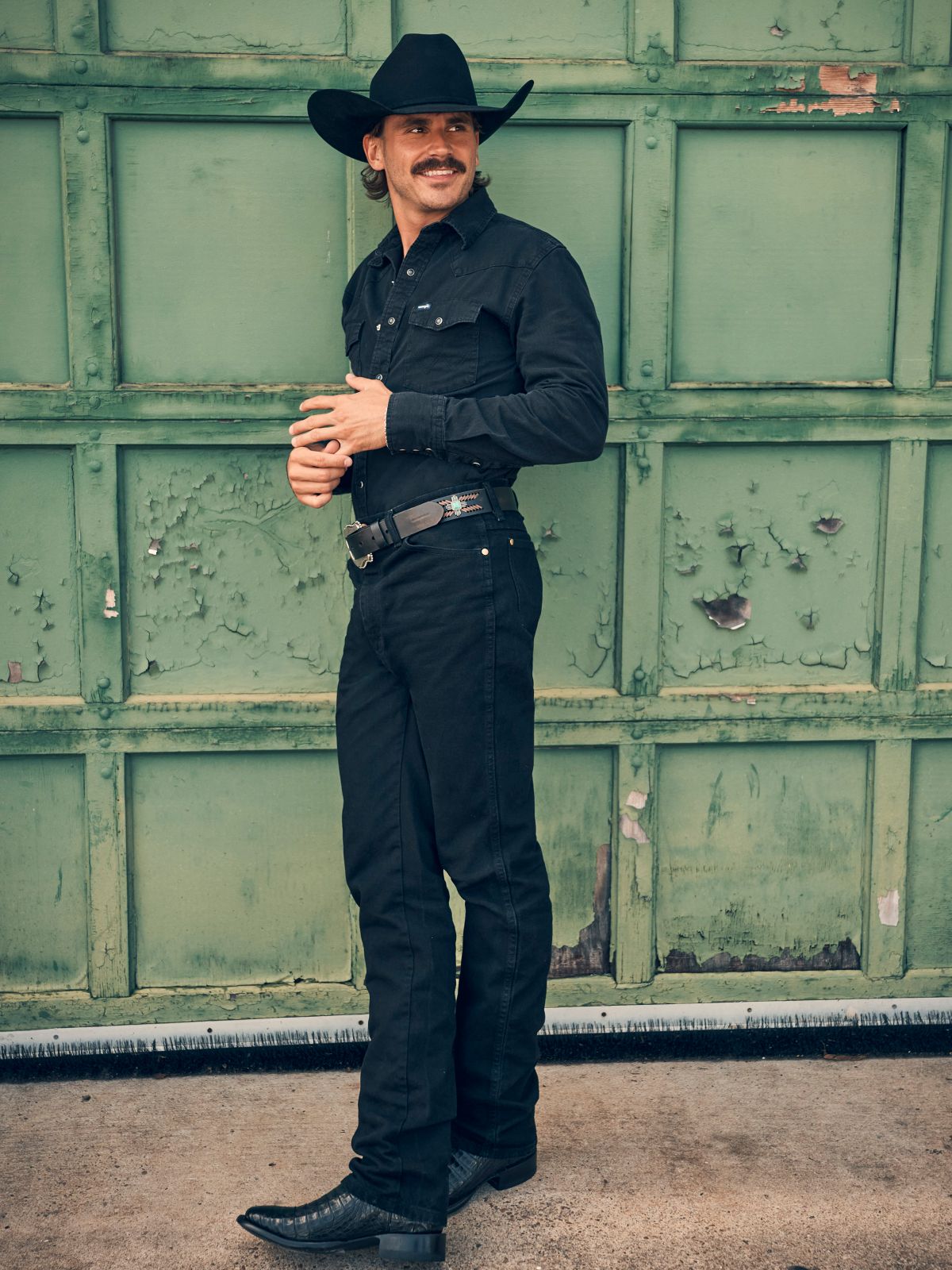 Wrangler 936WBK Cowboy Cut slim fit jean in shadow black