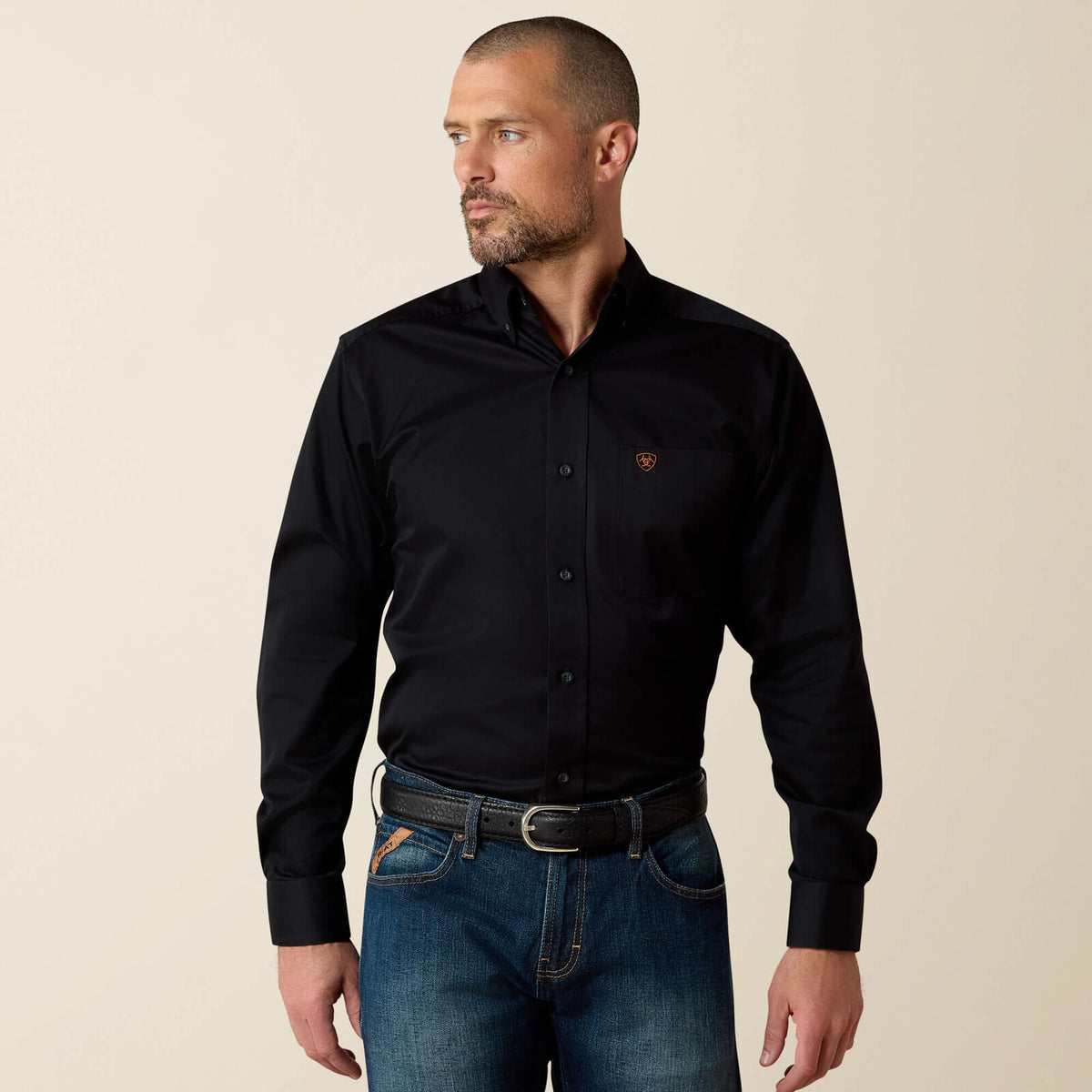 Ariat 10034229 men's solid twill fitted shirt in black, front view