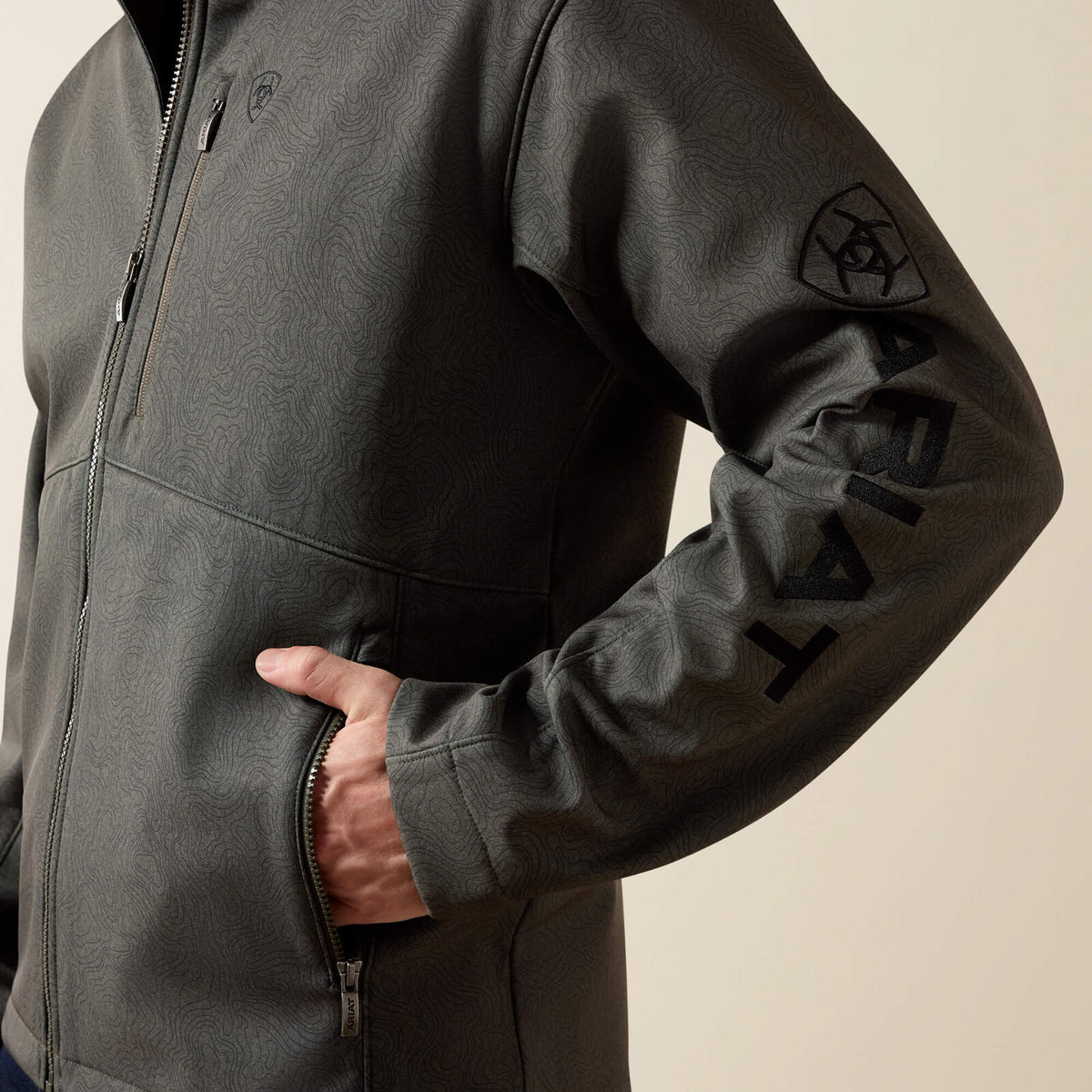 Ariat Logo Softshell Jacket 10079579 Beluga, pocket detail