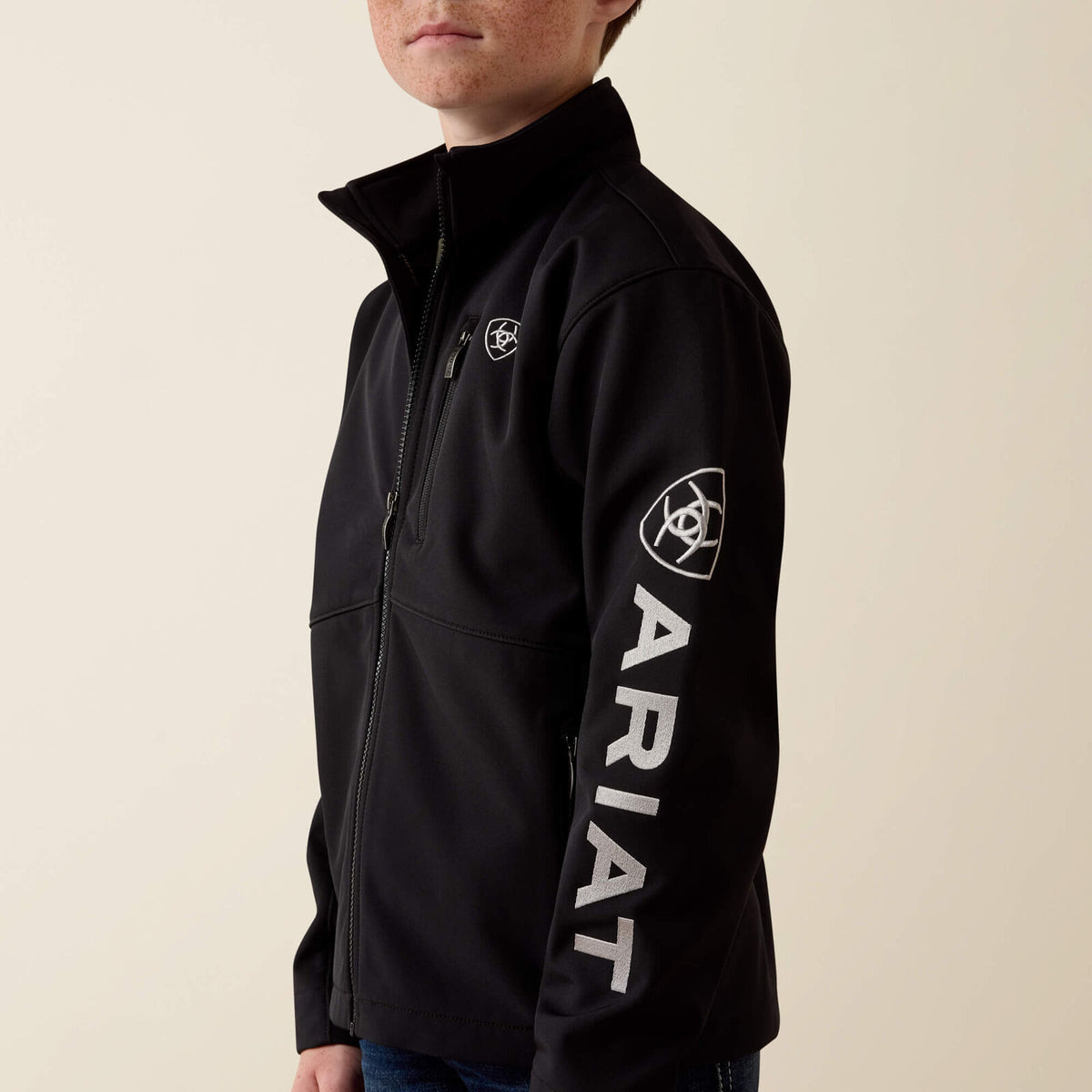 Chamarra Ariat Softshell Logo Niño Negra - 10079694