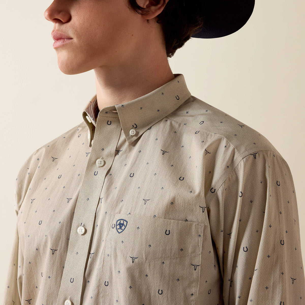 Ariat 10080581 men's Wrinkle Free Sam Classic Fit Shirt in oyster grey western motif print, detail view 1