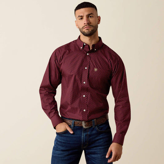 Ariat 10080617 men's Wrinkle Free Reliance Classic Fit Shirt in zinfandel geo print, front view