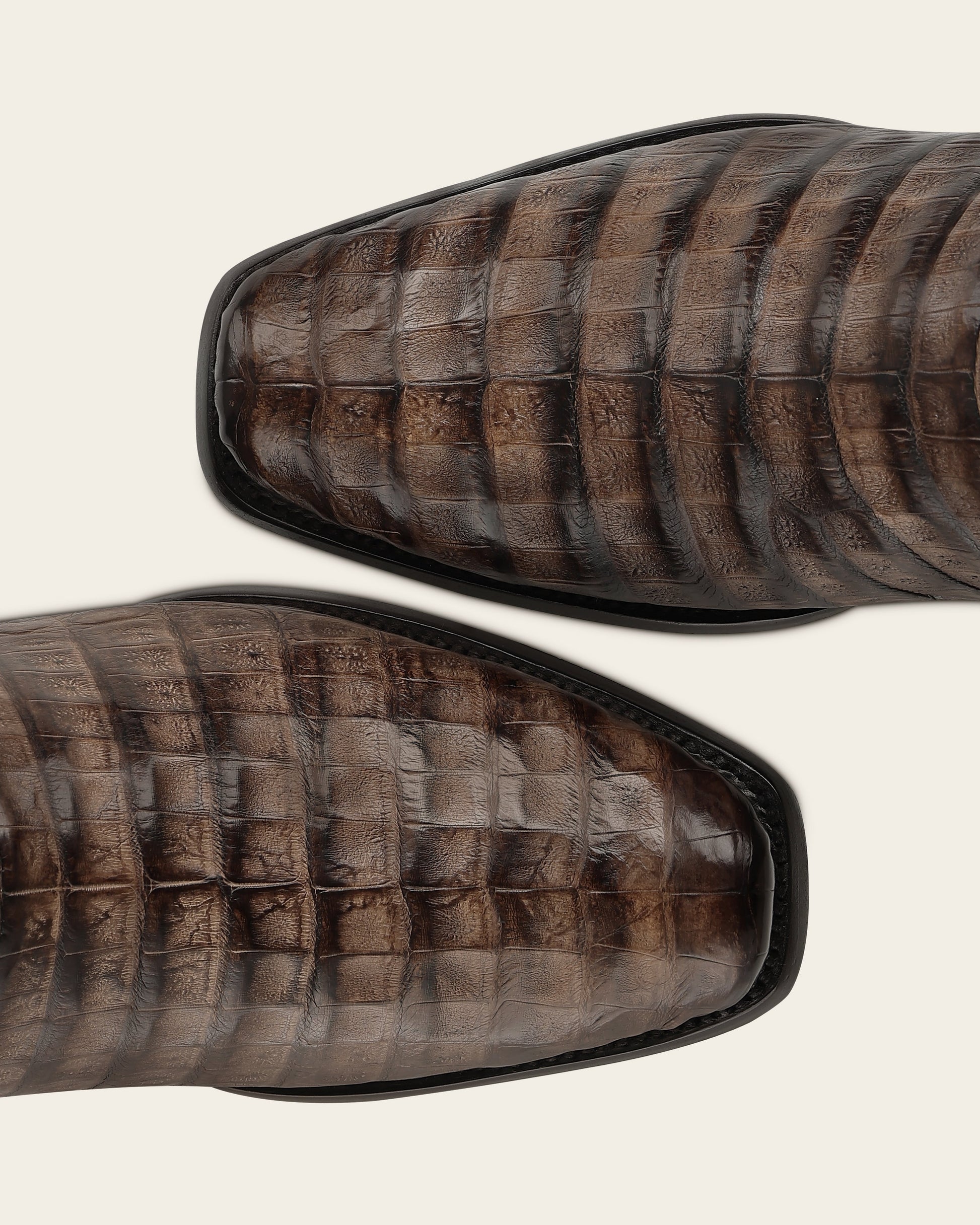 Cuadra CC292 honey caiman fuscus boot, toe view