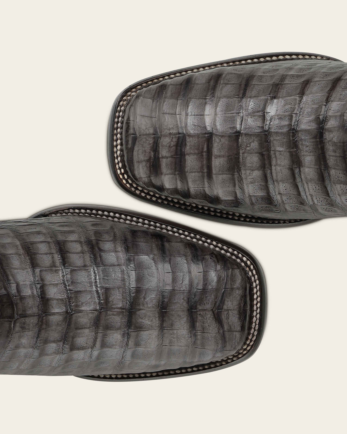 Square toes of the Cuadra CC353 caiman leather boots