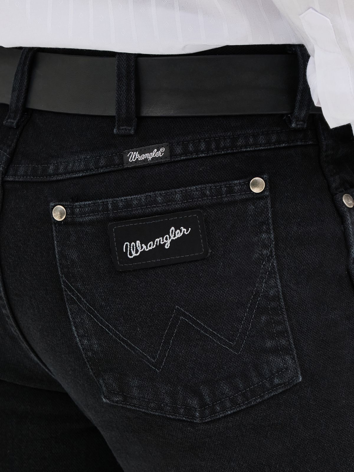 Wrangler 10933SEWK black — detail
