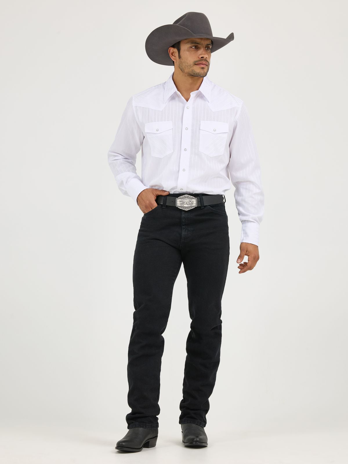 Wrangler 10933SEWK Cowboy Cut Silver Edition jean in black