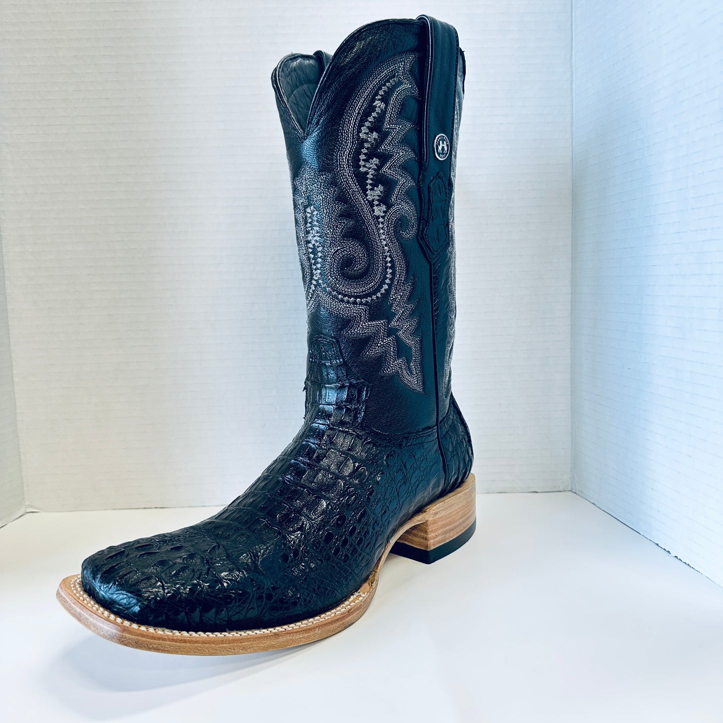 TANNER MARK CAIMAN HORNBACK BLACK KABUL TOP - TMX100158