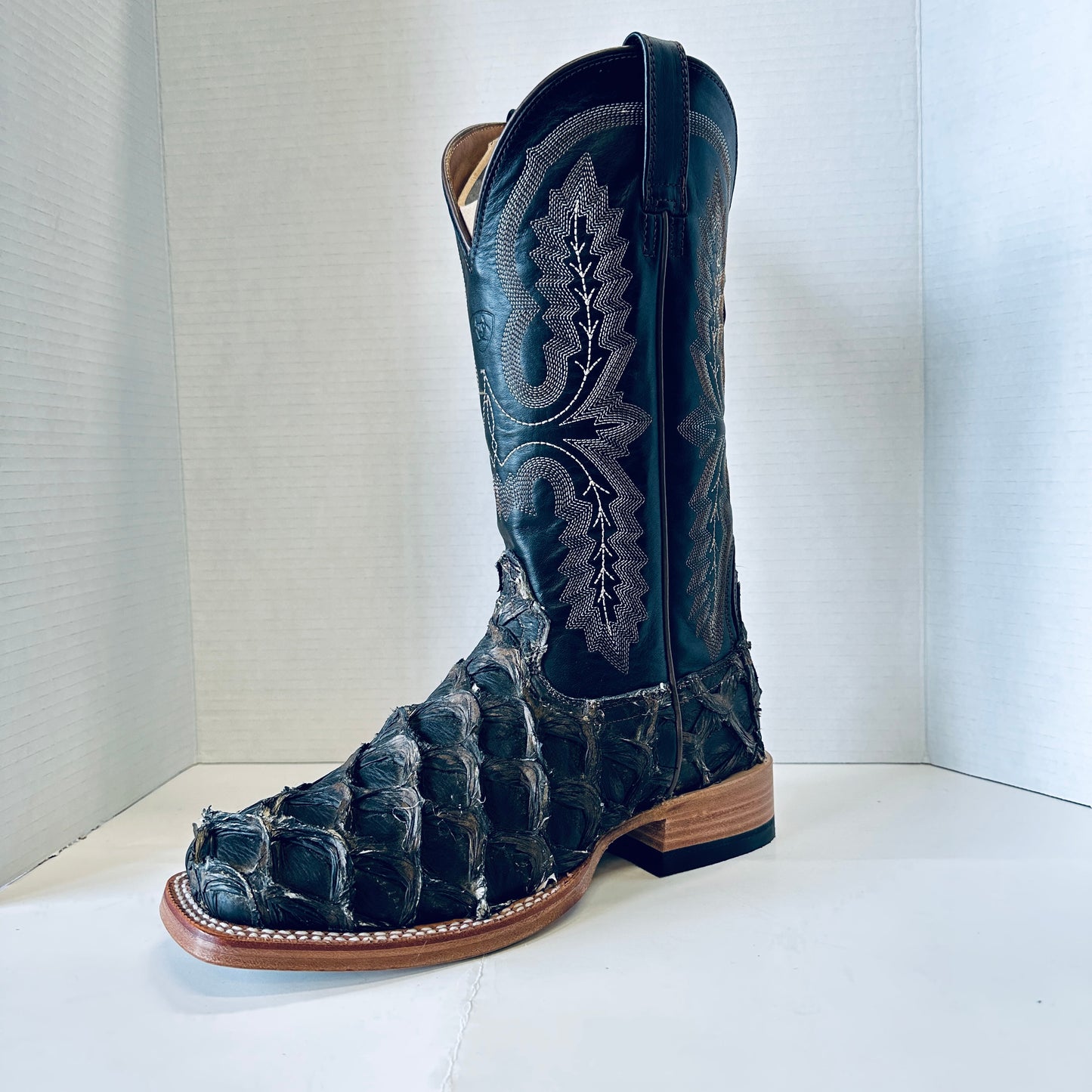 ARIAT Deep Water Western Boot  DISTRESSED BLACK PIRARUCI - 10044421