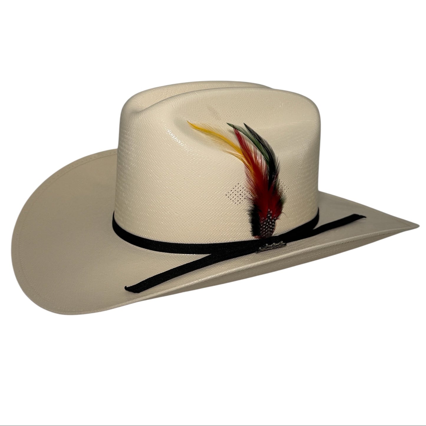 Sombrero vaquero Tombstone Chaparral 30X de palma natural de costado, se aprecian la copa baja de horma Chaparral y el ala de 3 1/2 pulgadas