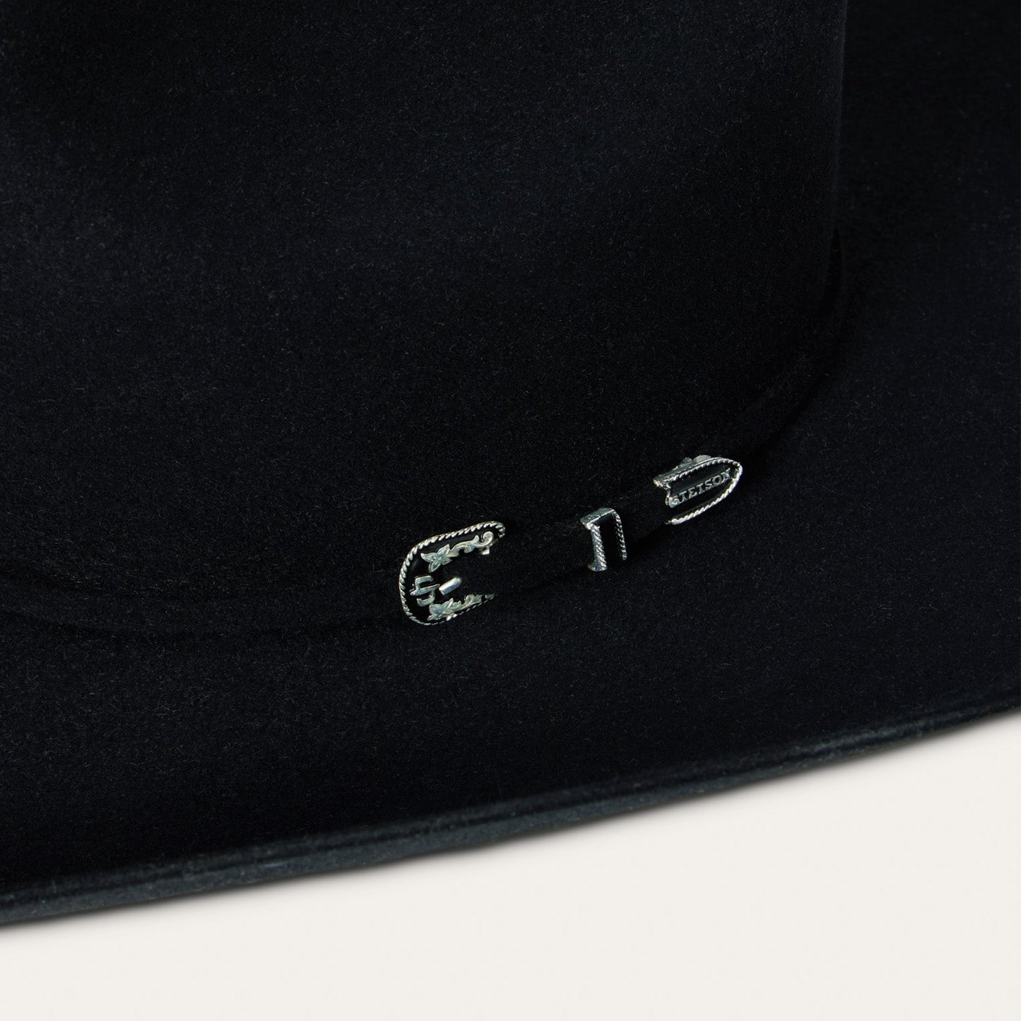 Stetson Skyline 6X USA 250 Edition, American flag hat pin detail